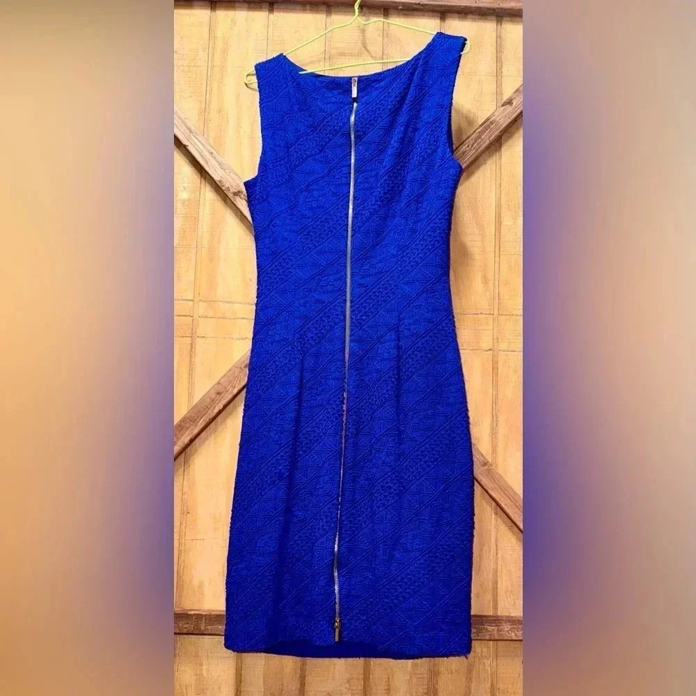 Designer Cache Royal Blue Sheath Embossed Dress size large - Picture 6 of 10
